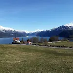 Norwegian Fjords Time Out * סטראנדה