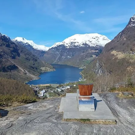 Norwegian Fjords Time Out Stranda (More og Romsdal)